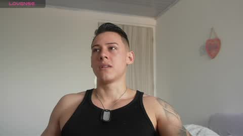 Snapshot of muscle_king_cum chatting on May 1, 1:37 pm muscle_king_cum online show from May 1, 1:37 pm