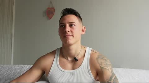 Snapshot of muscle_king_cum chatting on May 7, 2:22 pm muscle_king_cum online show from May 7, 2:22 pm