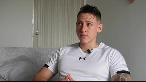 Snapshot of muscle_king_cum chatting on May 8, 1:27 pm muscle_king_cum online show from May 8, 1:27 pm