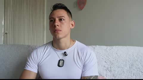 Snapshot of muscle_king_cum chatting on May 9, 2:44 pm muscle_king_cum online show from May 9, 2:44 pm