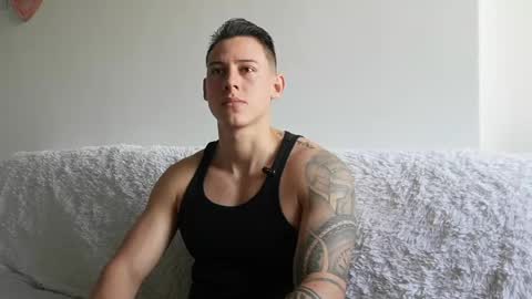 Snapshot of muscle_king_cum chatting on May 16, 2:49 pm muscle_king_cum online show from May 16, 2:49 pm