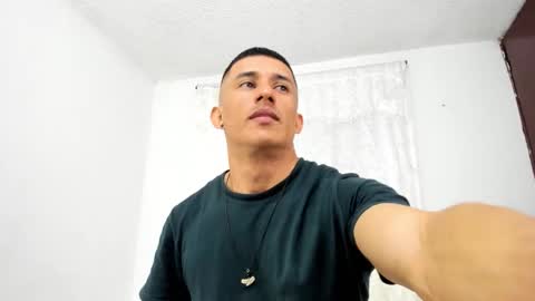 Snapshot of muscle_man07 chatting on November 15, 1:36 am Muscle Man online show from November 15, 1:36 am