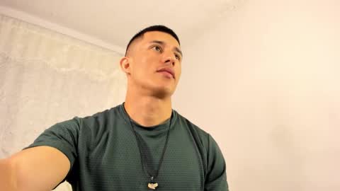 Snapshot of muscle_man07 chatting on November 20, 10:31 pm Muscle Man online show from November 20, 10:31 pm