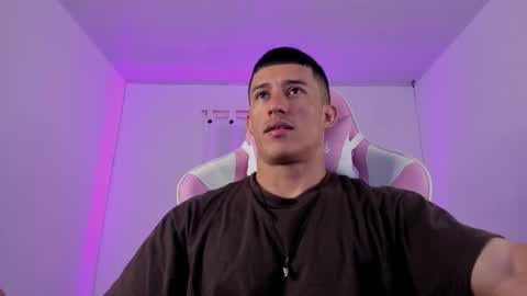 Snapshot of muscle_man07 chatting on January 12, 1:05 pm Muscle Man online show from January 12, 1:05 pm