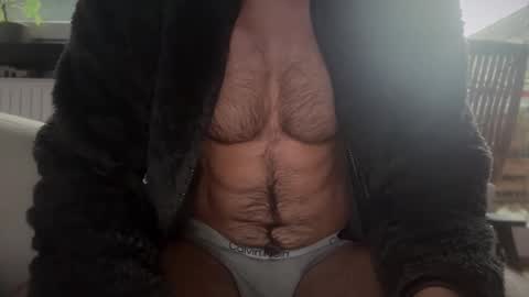Snapshot of musclehair3 chatting on December 14, 9:40 am musclehair3 online show from December 14, 9:40 am