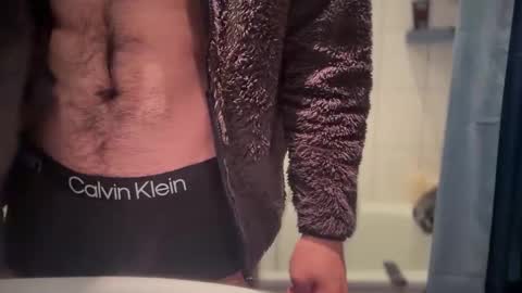 Snapshot of musclehair3 chatting on December 20, 8:38 am musclehair3 online show from December 20, 8:38 am