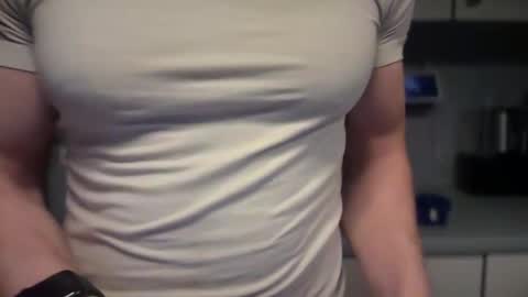 Snapshot of musclehair3 chatting on February 20, 8:14 pm musclehair3 online show from February 20, 8:14 pm