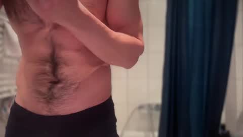 Snapshot of musclehair3 chatting on February 22, 8:18 am musclehair3 online show from February 22, 8:18 am