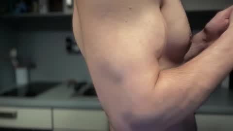 musclehair3 online show from May 8, 9:20 pm
