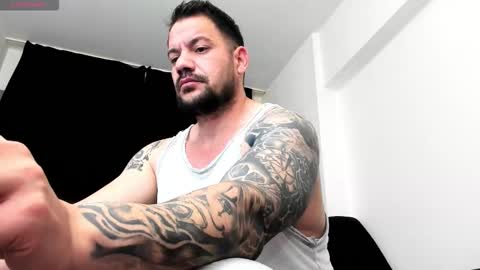 MuscleMonster31 online show from December 21, 11:56 pm