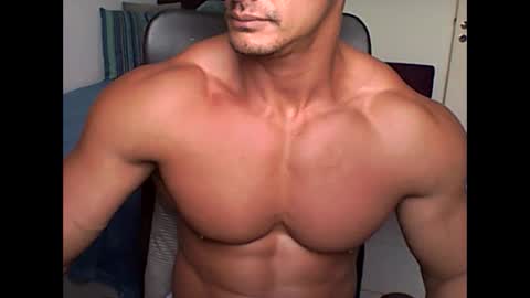 Snapshot of muscleoss chatting on September 22, 3:47 pm muscleoss online show from September 22, 3:47 pm