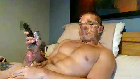 muscleshow00 online show from December 19, 7:37 am
