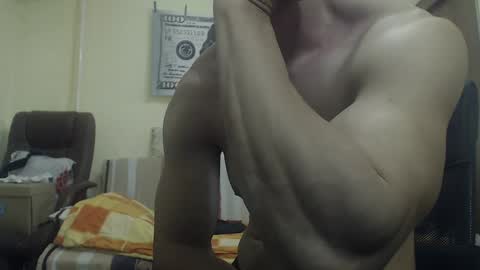 Snapshot of musculargod chatting on December 15, 9:20 pm SexyMuscled online show from December 15, 9:20 pm
