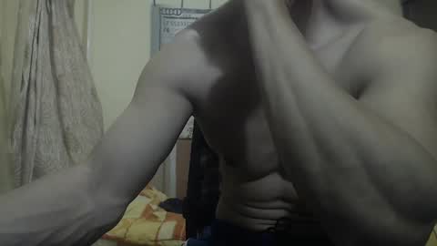 Snapshot of musculargod chatting on December 29, 10:47 pm SexyMuscled online show from December 29, 10:47 pm