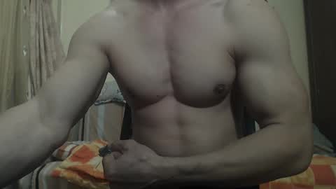 Snapshot of musculargod chatting on February 4, 9:31 pm SexyMuscled online show from February 4, 9:31 pm