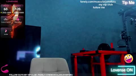 Snapshot of muscularjohnforu chatting on May 30, 9:28 am click icon for peach online show from May 30, 9:28 am