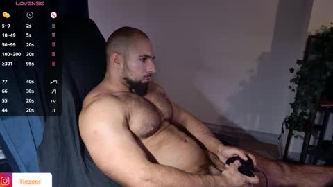 Snapshot of musculusx chatting on October 25, 10:04 pm Musculus online show from October 25, 10:04 pm