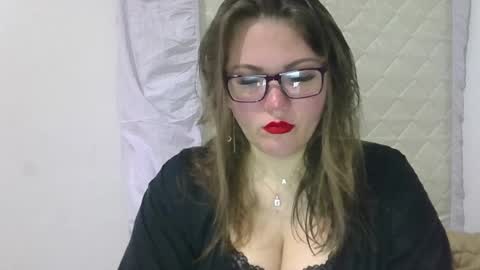 musechic_wild online show from April 2, 6:16 pm