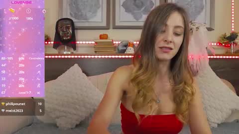 Luna  online show from November 1, 8:00 pm