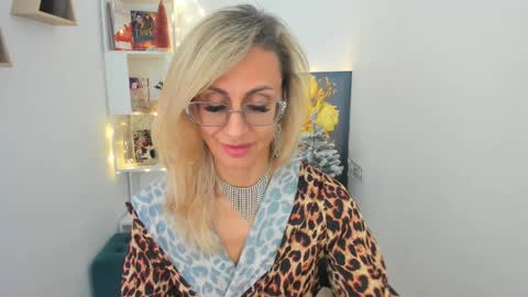 Diana online show from December 14, 2:42 pm