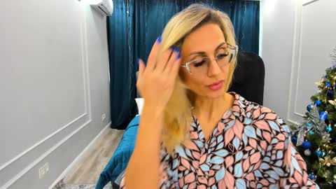 Diana online show from December 15, 11:23 am