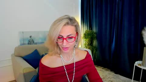 Diana online show from May 11, 2:45 pm