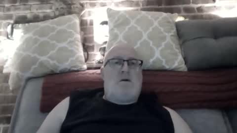 Snapshot of mustangtp chatting on May 9, 12:16 am mustangtp online show from May 9, 12:16 am