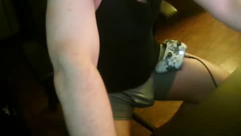 Snapshot of mustenjoyhead79 chatting on May 4, 1:56 am mustenjoyhead79 online show from May 4, 1:56 am