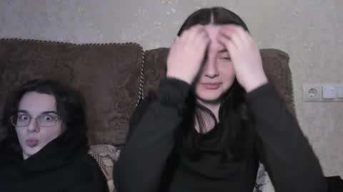 cute couple online show from March 20, 4:39 am