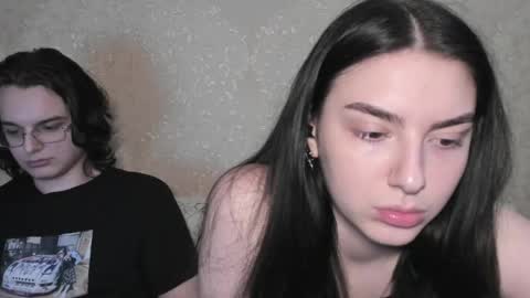 cute couple online show from May 7, 12:38 am