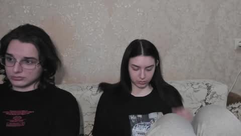 cute couple online show from May 13, 7:28 am