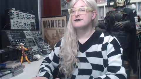 Snapshot of muziknerd chatting on January 30, 10:19 pm Muziknerd online show from January 30, 10:19 pm