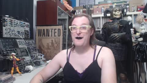 Snapshot of muziknerd chatting on February 2, 7:30 am Muziknerd online show from February 2, 7:30 am