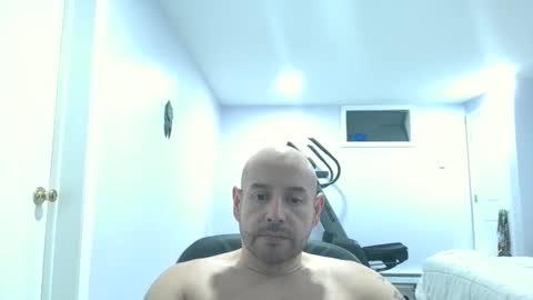 Snapshot of mworlton9 chatting on March 5, 2:24 pm Maximus online show from March 5, 2:24 pm