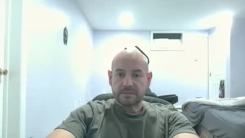 Snapshot of mworlton9 chatting on March 12, 4:02 pm Maximus online show from March 12, 4:02 pm