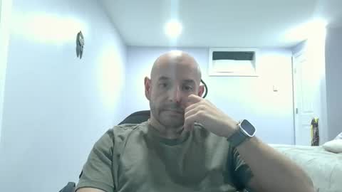 Snapshot of mworlton9 chatting on April 2, 7:44 pm Maximus online show from April 2, 7:44 pm