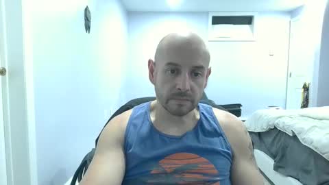 Snapshot of mworlton9 chatting on April 4, 1:37 am Maximus online show from April 4, 1:37 am