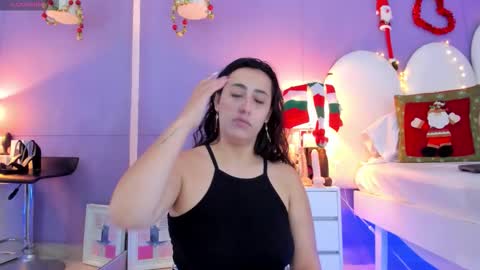 my_aleja_ online show from December 16, 12:43 pm