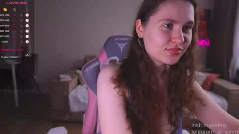 Snapshot of my_emmy chatting on March 27, 8:26 am Emmy online show from March 27, 8:26 am