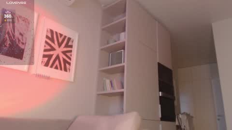 Hannah  welcome  online show from December 15, 7:02 am