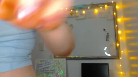 Snapshot of my_kind_of_love chatting on February 13, 8:54 am sara i know you love me xoxox online show from February 13, 8:54 am