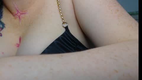 Snapshot of my_kind_of_love chatting on March 23, 2:04 am sara i know you love me xoxox online show from March 23, 2:04 am