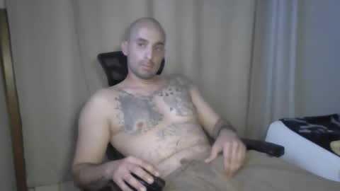 Snapshot of my_lil_friend chatting on February 3, 4:10 am J online show from February 3, 4:10 am