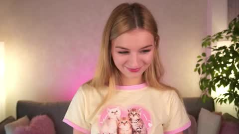 Snapshot of my_little_pollly chatting on October 14, 3:13 pm Polly online show from October 14, 3:13 pm