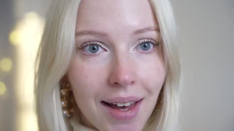 Snapshot of my_stella chatting on December 12, 3:37 pm STELLA Im here today online show from December 12, 3:37 pm