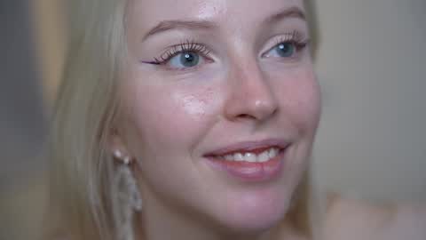 Snapshot of my_stella chatting on January 16, 8:03 pm STELLA Im here today online show from January 16, 8:03 pm