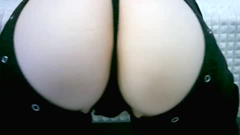 my_tightholes online show from December 3, 10:06 am