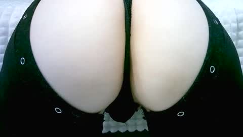my_tightholes online show from December 3, 4:17 pm