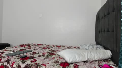 Snapshot of myah_love chatting on April 7, 8:37 am myah_love online show from April 7, 8:37 am