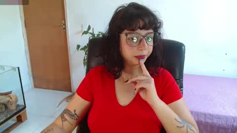 Snapshot of myamillor chatting on October 13, 1:00 pm myamillor online show from October 13, 1:00 pm